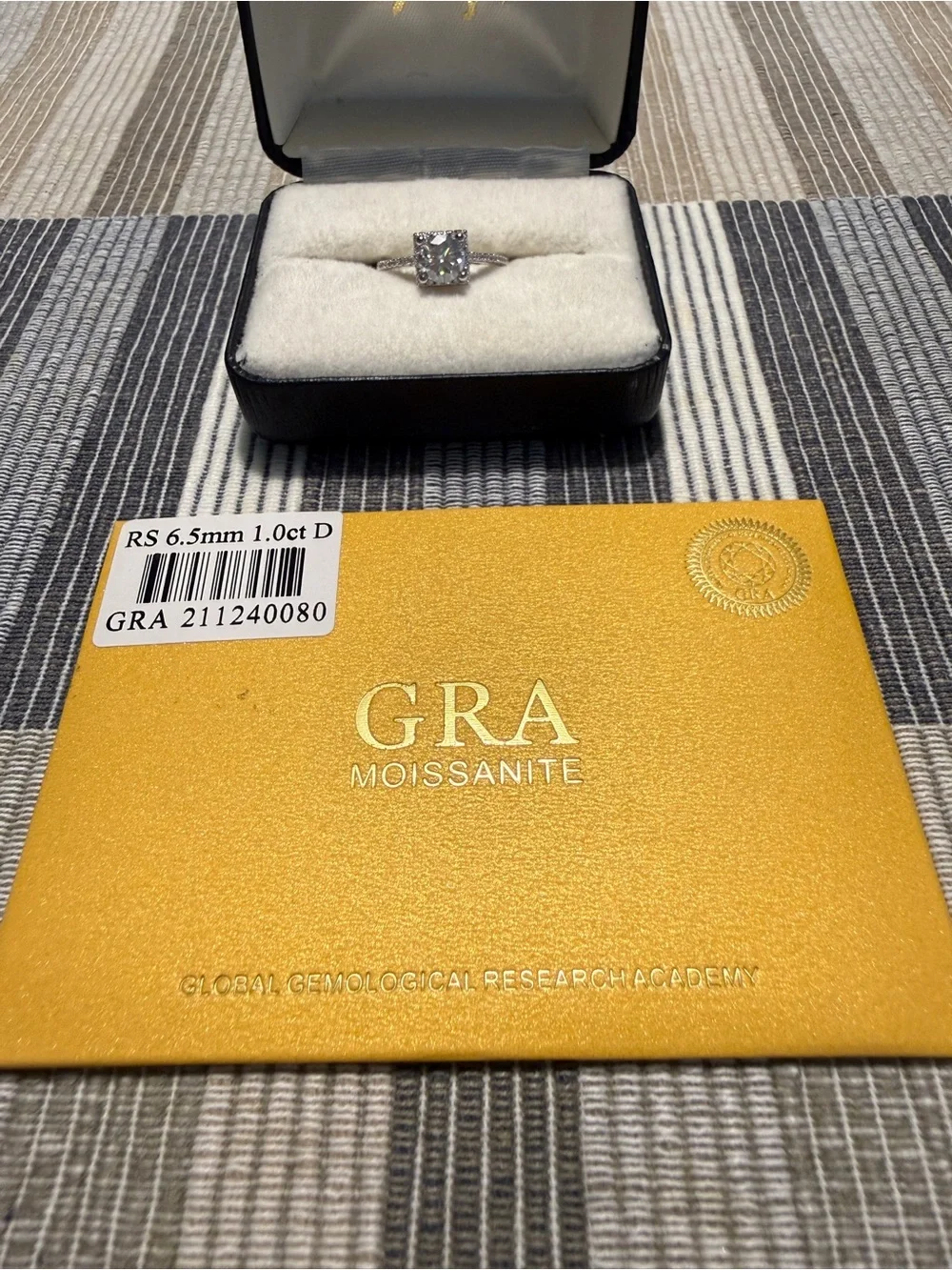 💍✨ Stunning Moissanite Rings Available! ✨💍